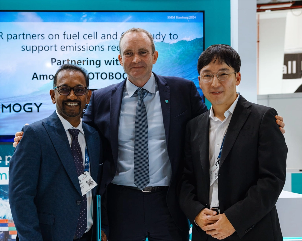 Ravi K, Global Head of Sales and Products at ROTOBOOST (left) met LR's Chief Commercial Officer Andy McKeran for a ceremony to celebrate the partnership at SMM in Germany